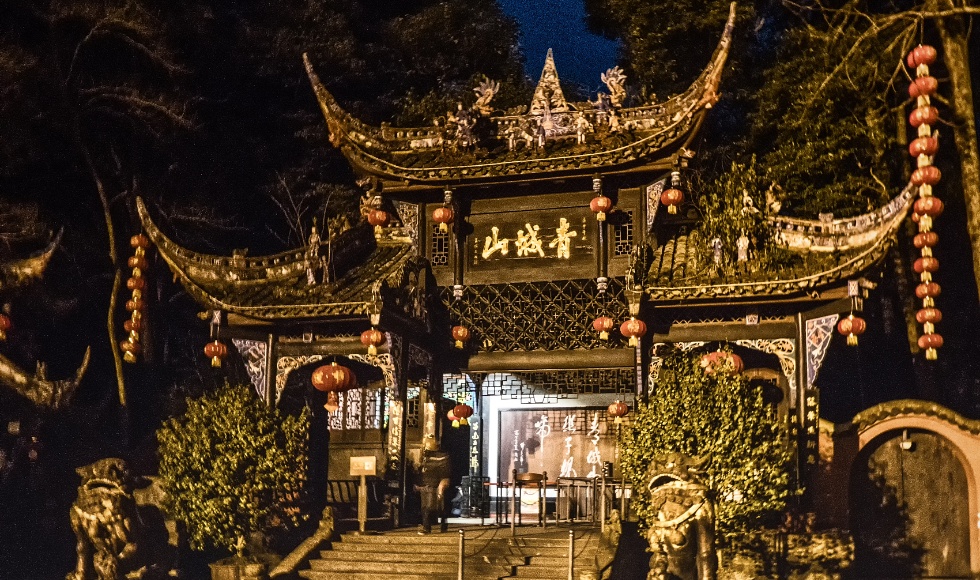 靠近成都的青城山地区的一座佛寺_副本