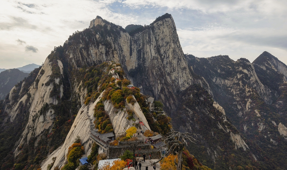 从北峰到西峰的华山秋景，陕西西安，中国_副本